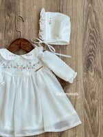 فستان مع القبعة الفرنسية 0-3 الى 1 سنة بدون الجورب