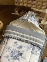 مدس مع لفة وقبعة