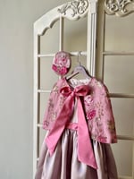 فستان من 8 سنوات الى 16 سنة بدون القبعه