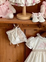 فستان مع القبعة الفرنسية 0-3 الى 1 سنوات