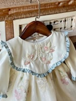 فستان 0-3 الى 1 سنه مع القبعه من2الى 3 سنوات بدون...