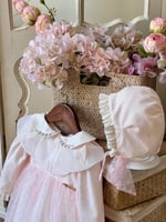 فستان 0-3 الى 1 سنه مع القبعه الفرنسيه