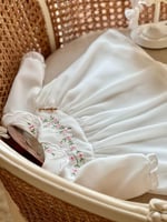 فستان مع القبعة الفرنسية 0-3 الى 1 سنة بدون الجورب