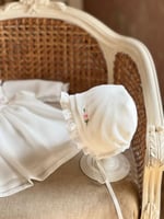 فستان مع القبعة الفرنسية 0-3 الى 1 سنة بدون الجورب