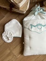 مدس مع لفة وقبعة تطريز تيفاني محايد