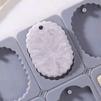 « قالب تعليقات بيضاوي متعرج »