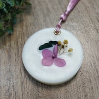 « شمعة معطرة الخزائن »