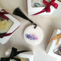 « توزيعات معطرات الخزائن »