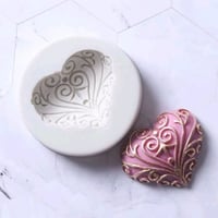 «قالب سيلكون قلب مزخرف »