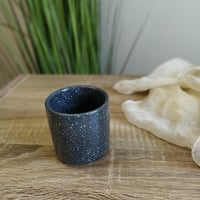 «كوب أسود رخامي»