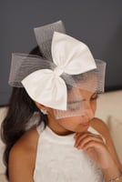 فستان أنفاس الورد + اكسسوار شعر