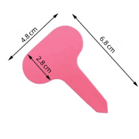 علامات بلاستيكية صغيرة