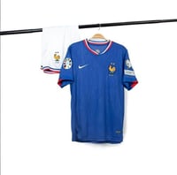 طقم منتخب فرنسا الاساسي 2024-2025