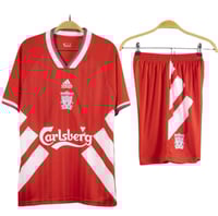 طقم ليفربول كلاسيك