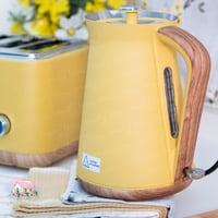 0641 غلاية مميزة بلون أصفر وخشبي