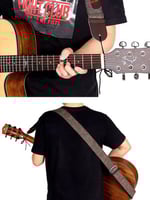 حزام للجيتار بني