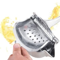 عصارة يدوية للفواكه