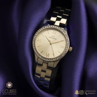 ساعة فاخرة ذهبي