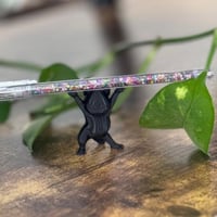 حامل قلم على شكل قطة