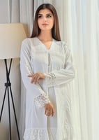 قميص ميدي ناعم وانثوي بالدانتيل