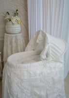Pure elegance bed