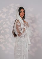 روب عصري بالدانتيل