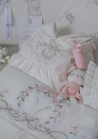 بوكس هديه بناتي بالتطريز الفكتوري