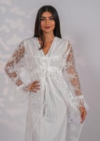 روب عصري بالدانتيل