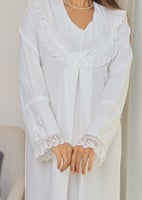 قميص استقبال راقي مميز بأضافة طبقات من الدانتيل