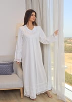 قميص استقبال راقي مميز بأضافة طبقات من الدانتيل