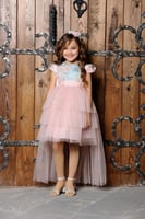 فستان أنيق باللون الزهري والتيفاني مميز بالتل بتصم...