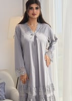 قميص ميدي ناعم وانثوي بالدانتيل