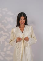 روب استقبال مزين بالكلف / كريمي