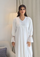 قميص استقبال مزين بالتل والدانتيل