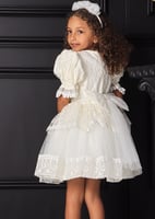 فستان فكتوري فاخر بتصميم كلاسيك مميز بالدانتيل وال...