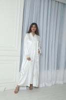 روب استقبال انثوي وناعم خامته حرير ساتان ومميز باض...