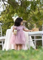 فستان بناتي من اللون الموف بتصميم راقي وأنيق للمنا...