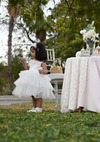 فستان بناتي مميز بطبقات من التل والورود جميل للمنا...