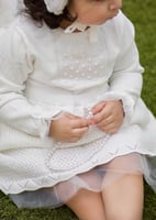 فستان اوف وايت بتصميم اسباني راقي