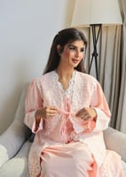 روب استقبال وردي أنيق