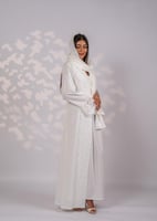 روب استقبال مزين بالكلف / اوف وايت