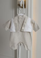 لباس مواليد أولاد بتصميم تراثي أنيق