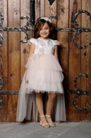 فستان أنيق باللون الزهري والاوف وايت مميز بالتل بت...