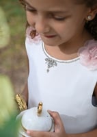 فستان اوف وايت فاخر مميز بالكريستال والورد الراقي...