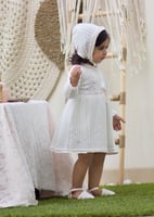 فستان اوف وايت بتصميم مميز وفاخر