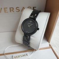 ساعة فيرزاتشي الأنيقة باللون الأسود