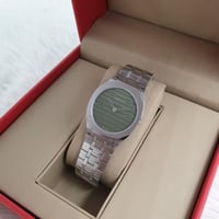 ساعة 25H من قوتشي للنساء