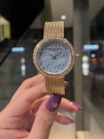 ساعة ديور الانيقة