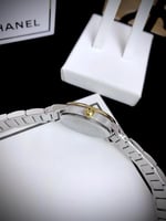 ساعة فرزاتشي النسائية