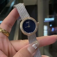 ساعة ديور الانيقة